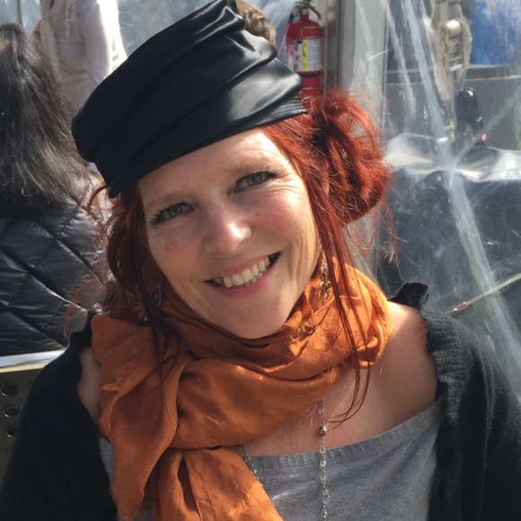 Meet your Posher, Robin - Picture 1 of 1